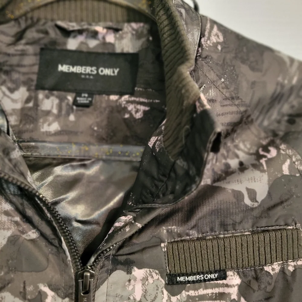 Camo Print Zip-Up Jacket in Olive Green and White